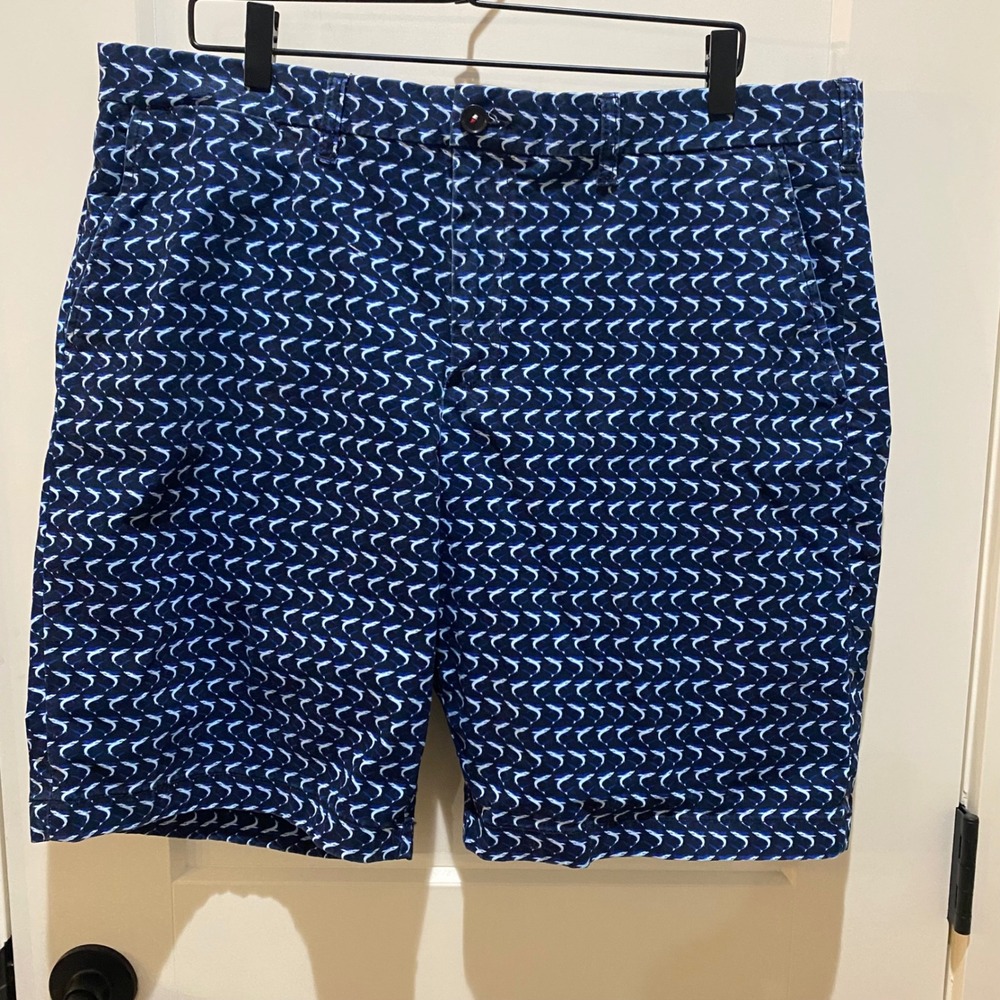 Tommy Hilfiger Mens Shark Print Chino Shorts Navy Blue White Size 38